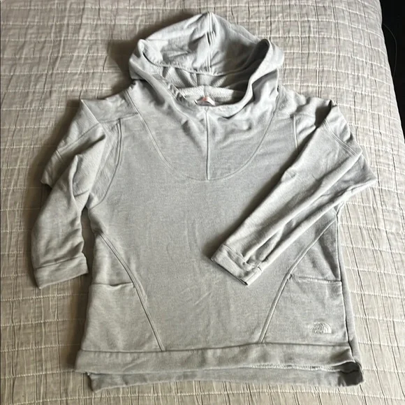Women’s the North Face Gray Pullover Hoodie, gently used - stylish fit size L - Picture 1 of 5